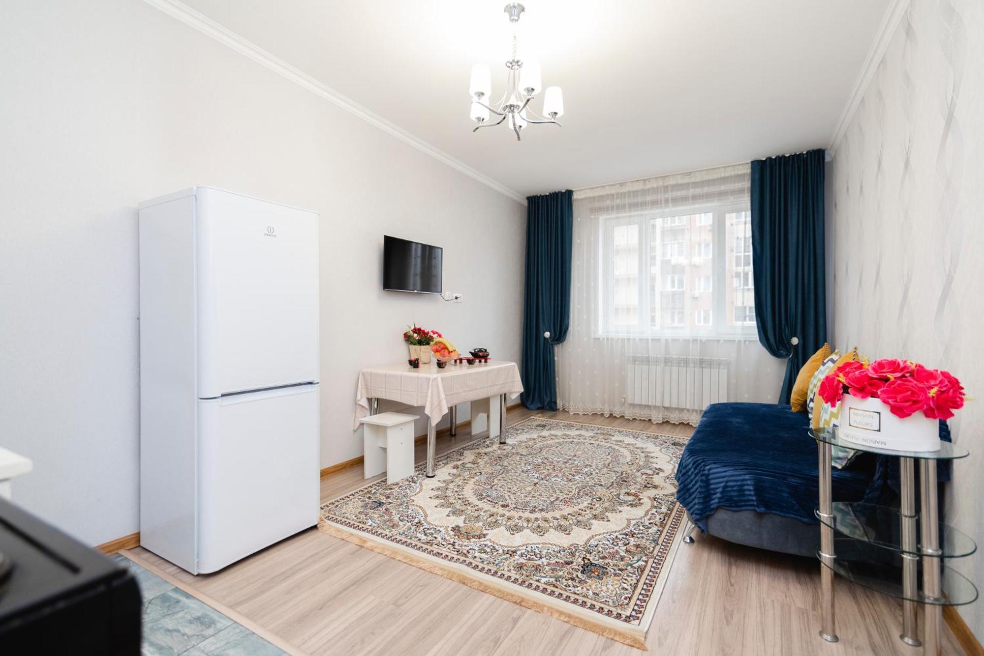 Apartment Zodiak 阿拉木图 外观 照片